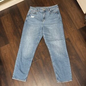 blue mom jeans